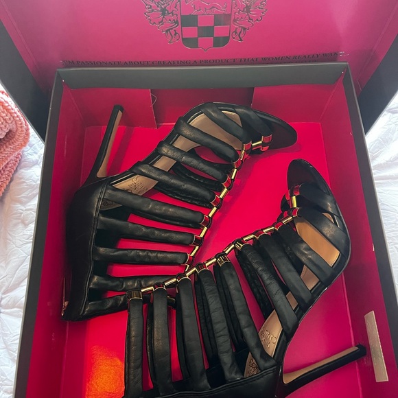 Vince Camuto Strappy Black and Gold Heels - Picture 9 of 9